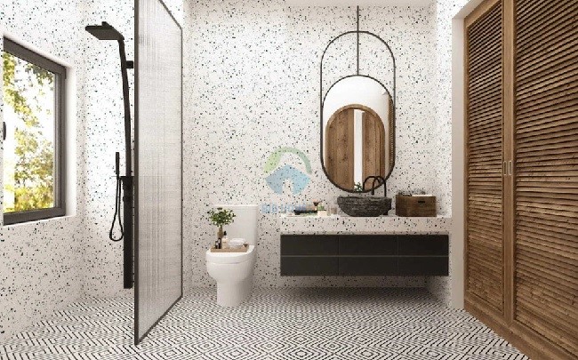 Nhà tắm có nội thất đơn giản kết hợp hoàn hảo với mẫu gạch ốp terrazzo mang lại sự cân đối cho không gian