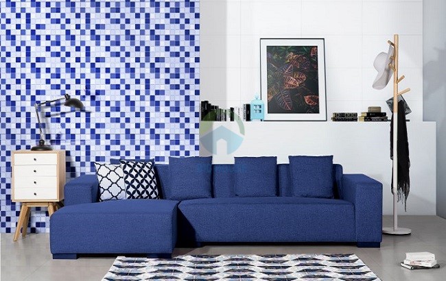 Mẫu gạch ốp tường phòng khách Đồng Tâm 3060MOSAIC001 kích thước 30x60 với họa tiết mosaic xanh trắng đồng tone với nội thất