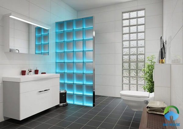 Mẫu gạch kính lấy sáng màu xanh cho phòng tắm