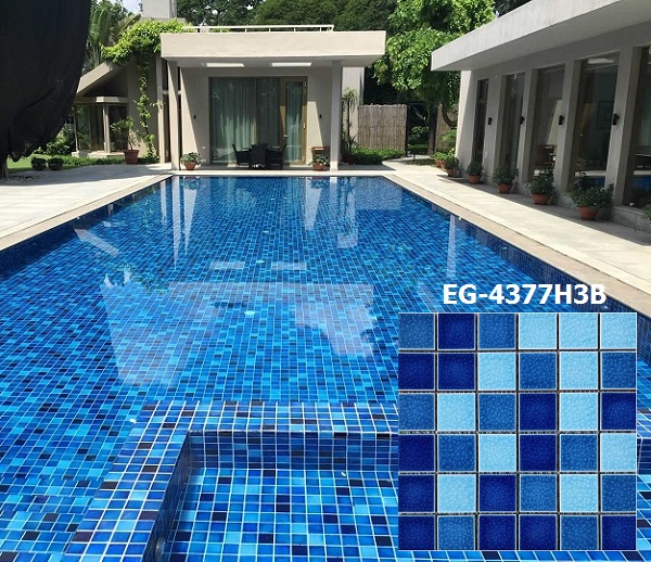 Mẫu gạch mosaic EG-4377H3B được sử dụng để ốp bể bơi